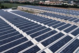 Ispezione di un campo fotovoltaico dal drone