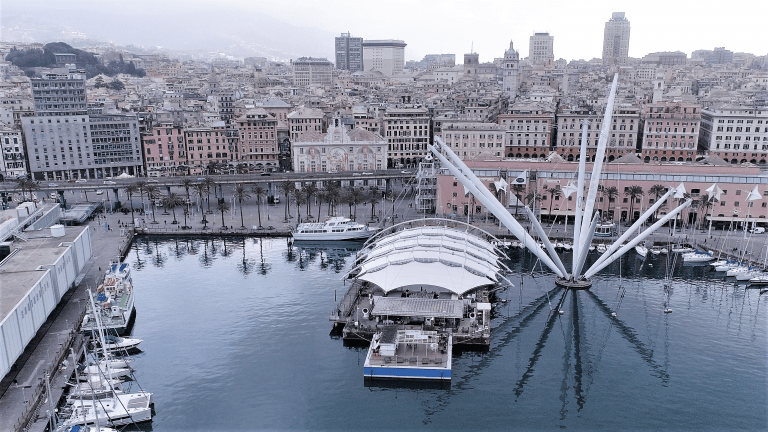 Il porto antico di genova visto dal drone